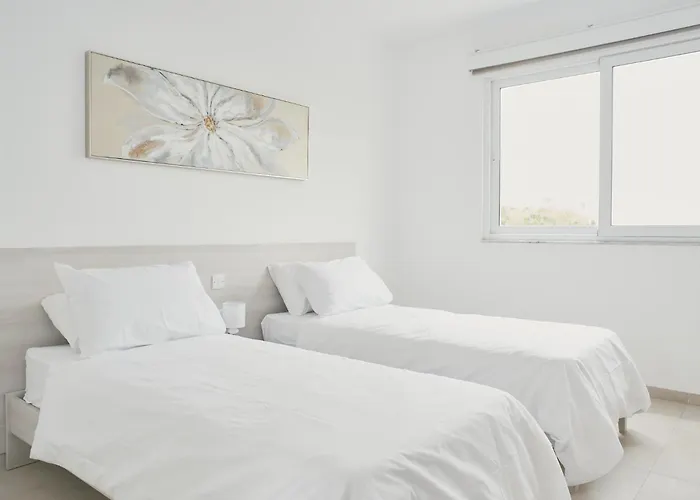 Garden Place By Shmoo * San Julián